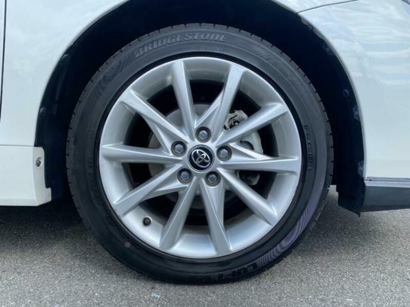 PRIUS ALPHA