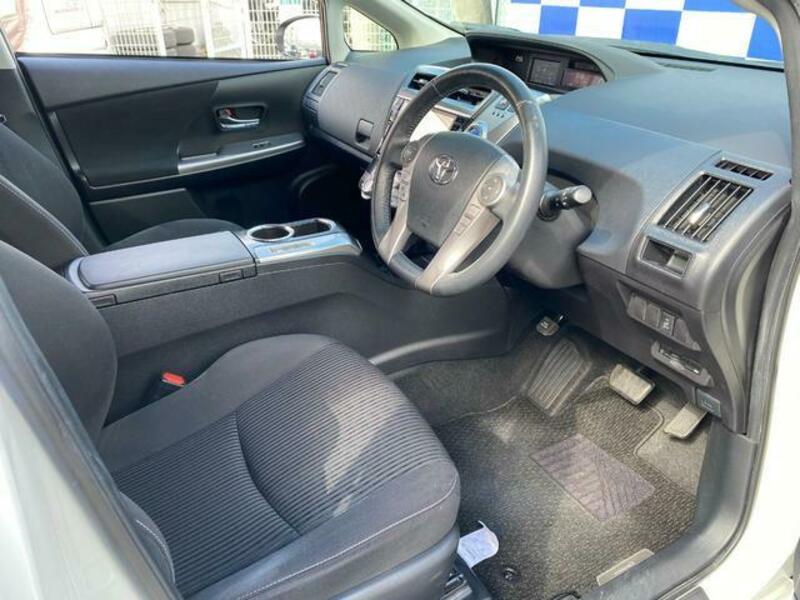 PRIUS ALPHA