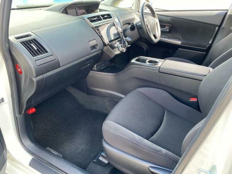 PRIUS ALPHA