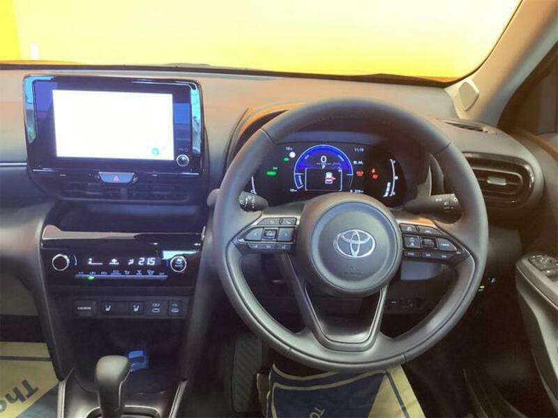 YARIS CROSS