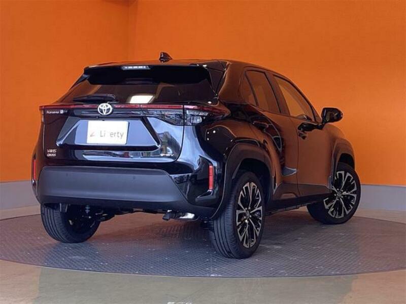 YARIS CROSS