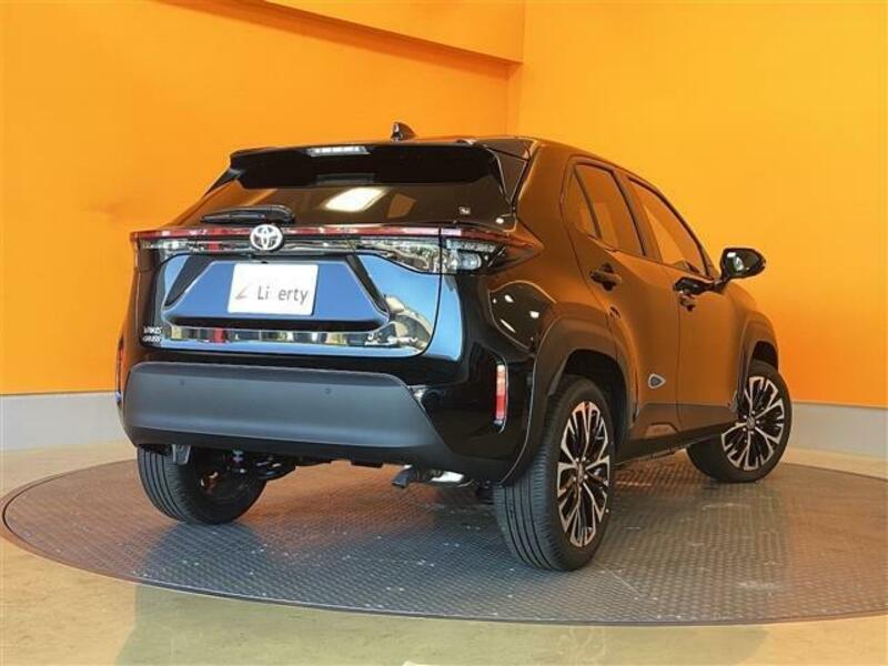YARIS CROSS