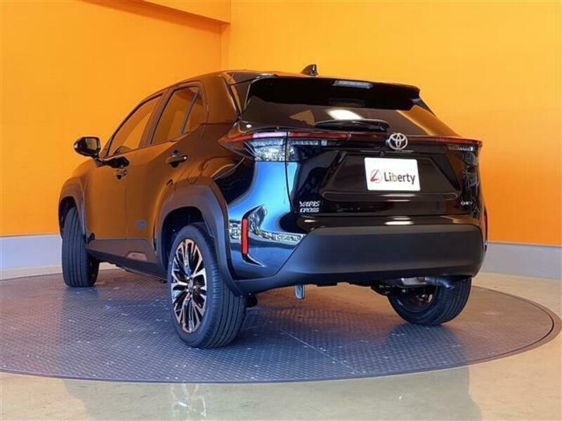 YARIS CROSS