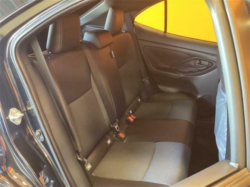 YARIS CROSS