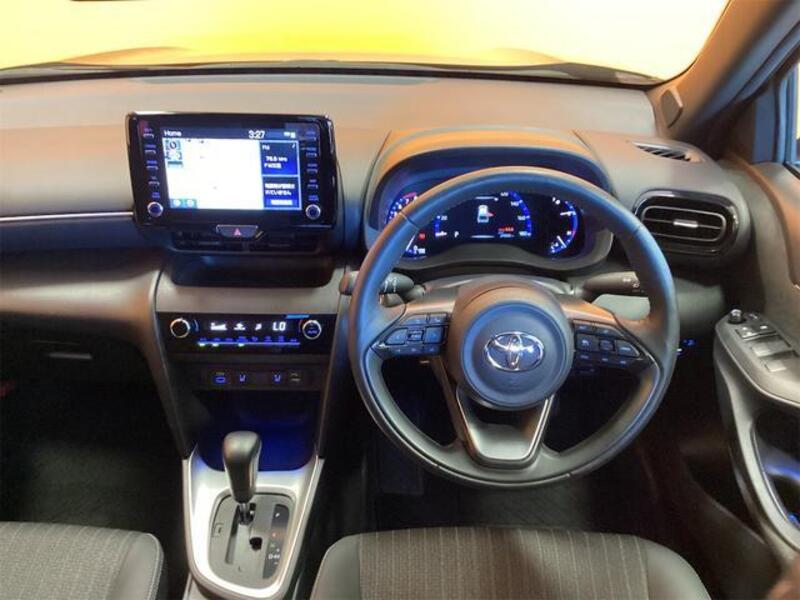 YARIS CROSS