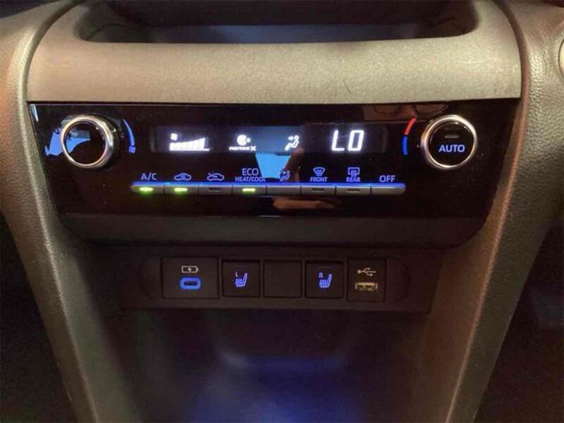 YARIS CROSS