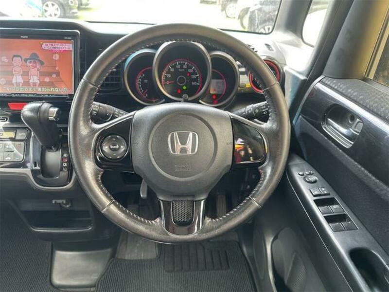 N BOX CUSTOM