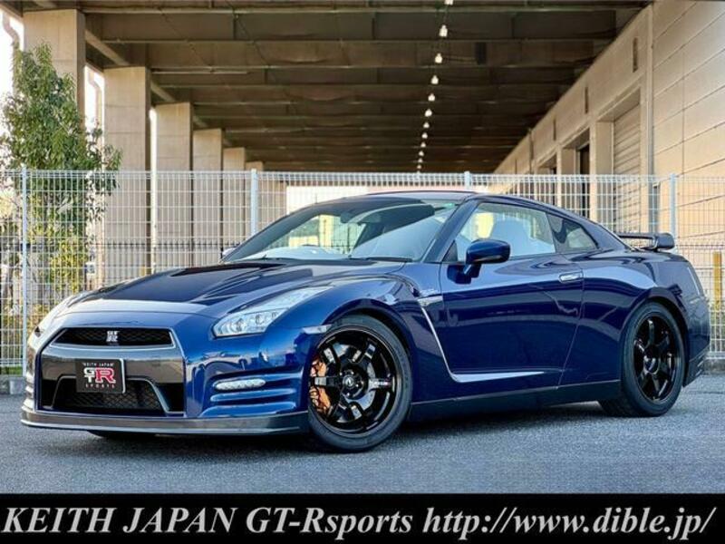 NISSAN GT-R