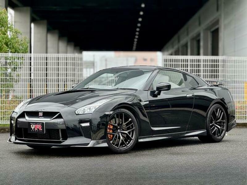 NISSAN GT-R