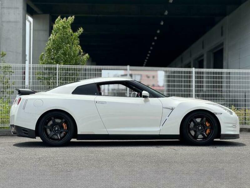 GT-R