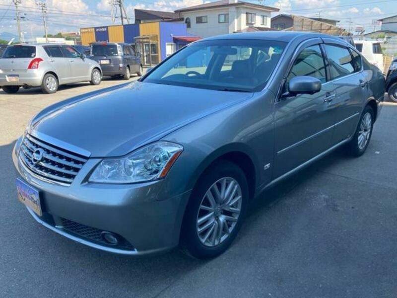 NISSAN FUGA