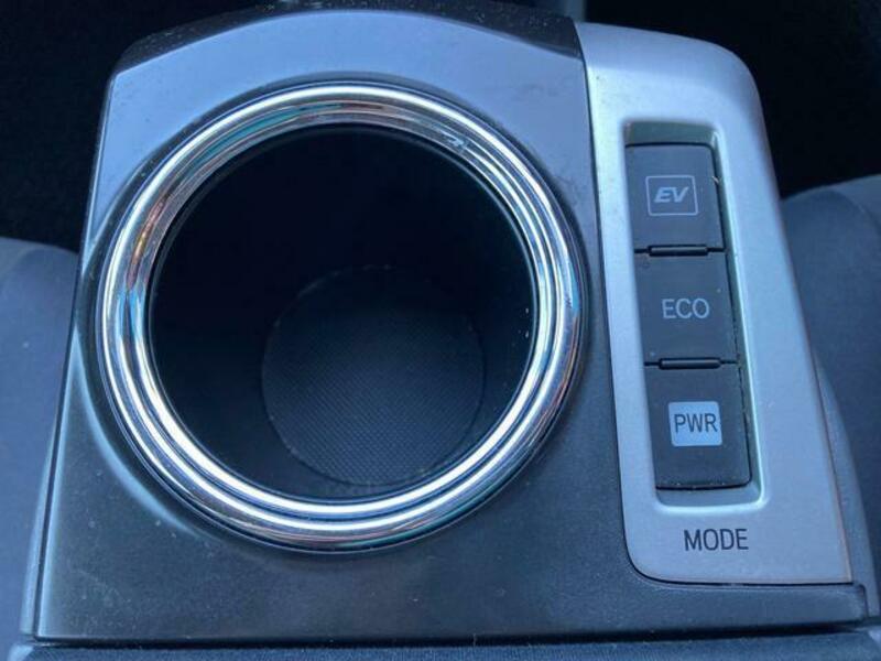 PRIUS ALPHA