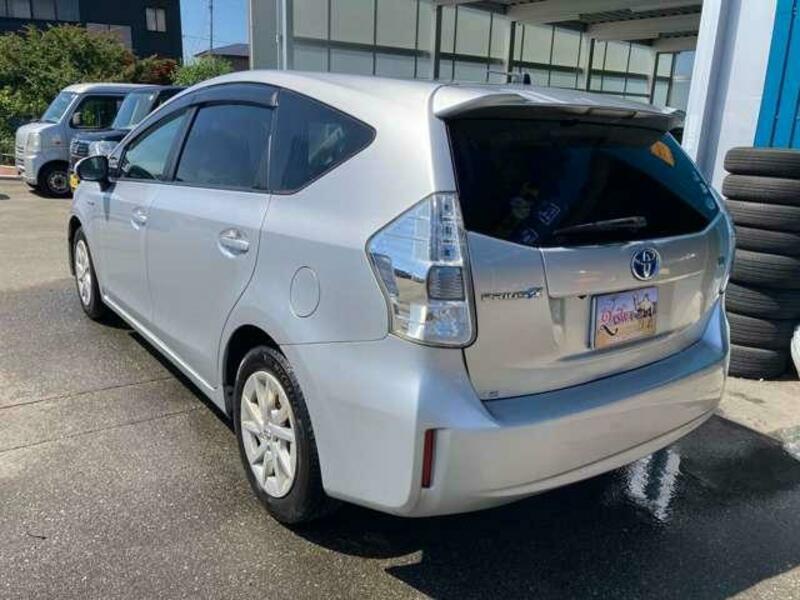 PRIUS ALPHA