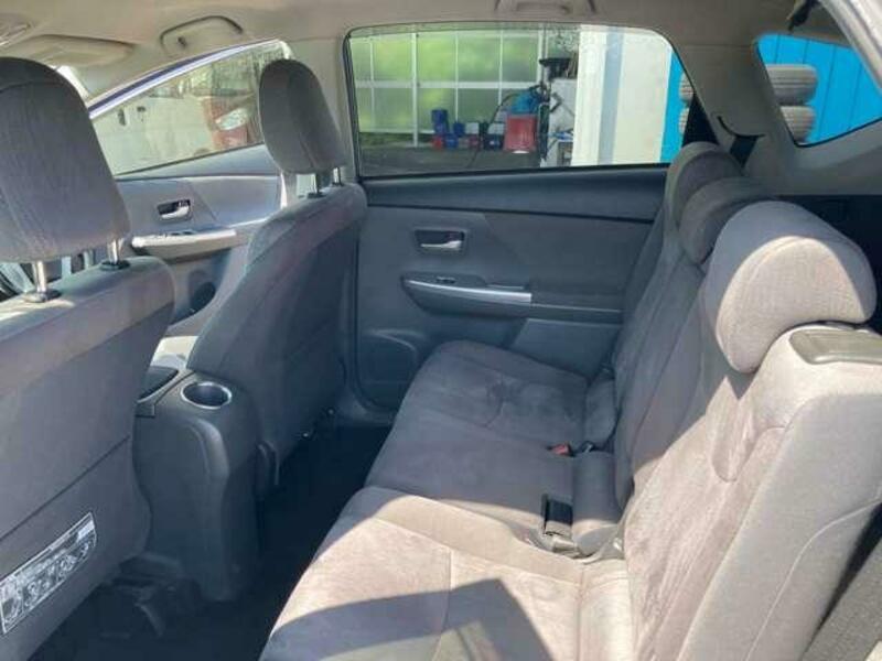 PRIUS ALPHA