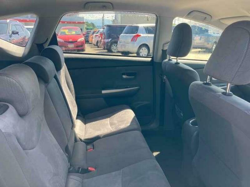 PRIUS ALPHA