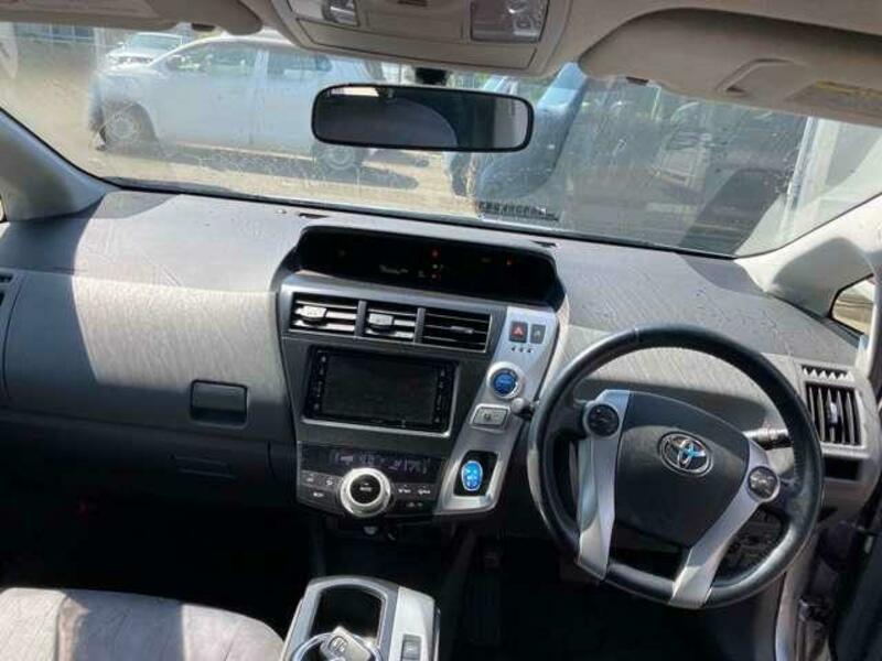 PRIUS ALPHA