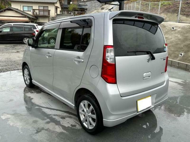 WAGON R