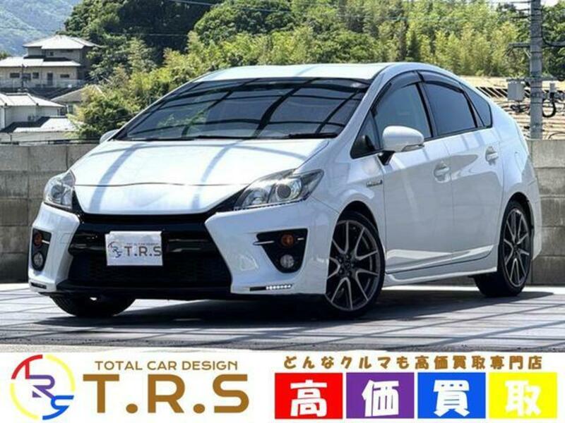 TOYOTA PRIUS