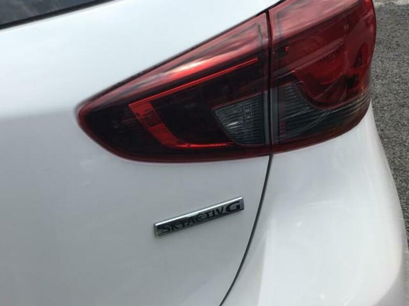 MAZDA2
