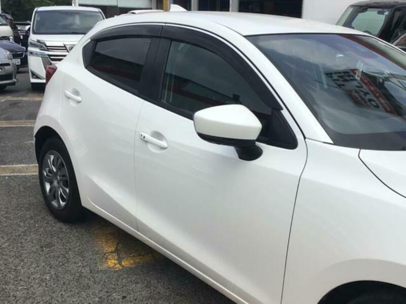 MAZDA2