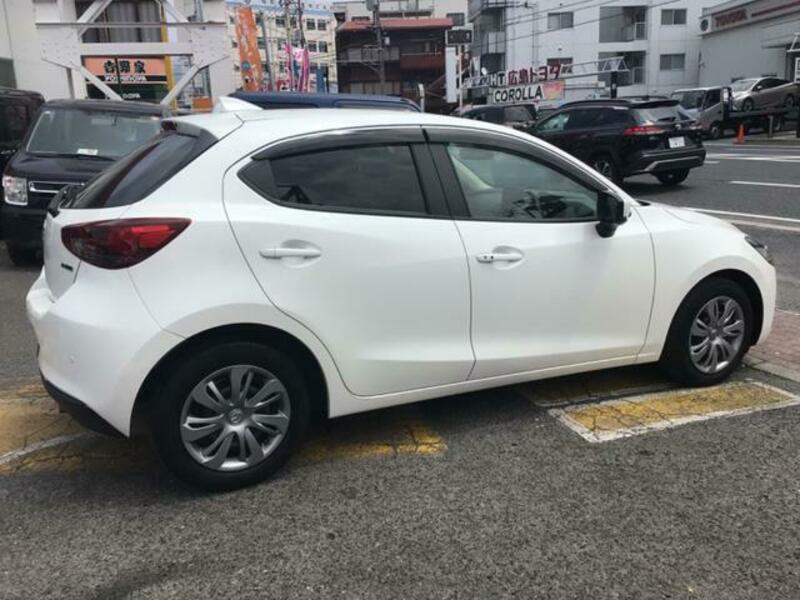 MAZDA2