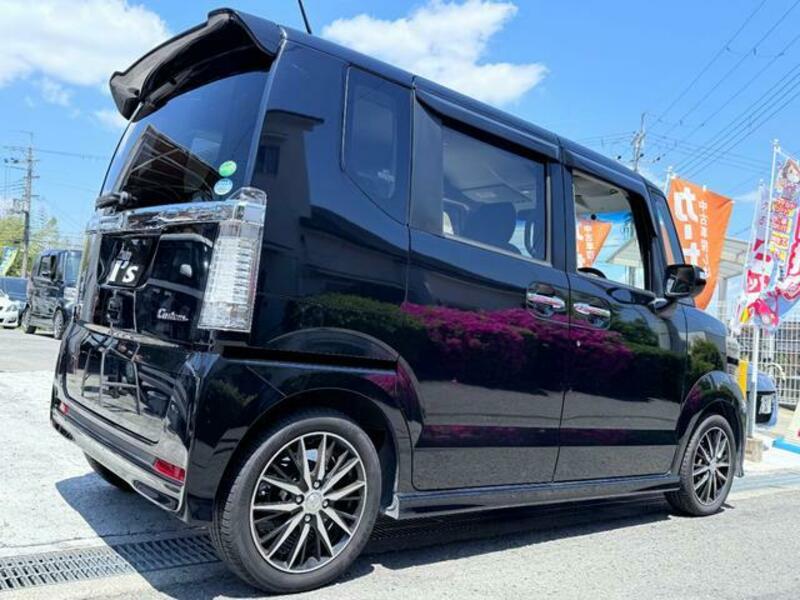 N BOX CUSTOM