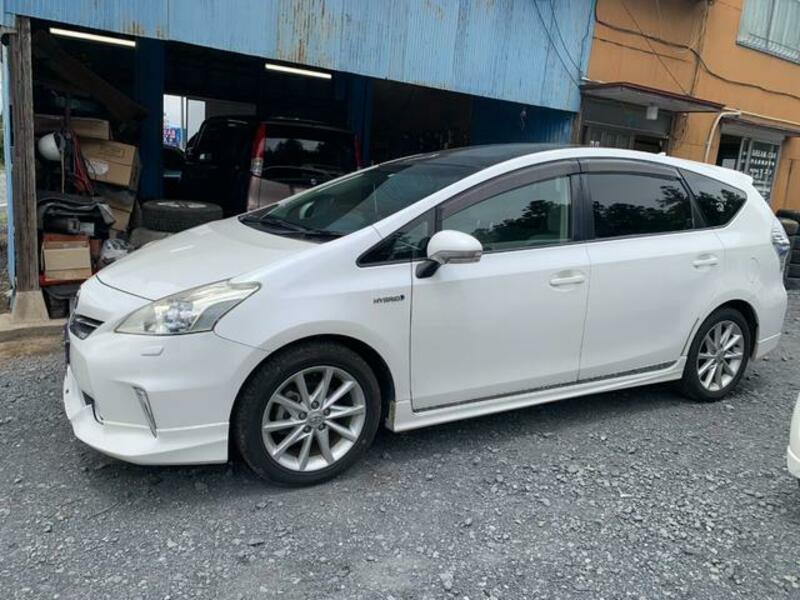 PRIUS ALPHA