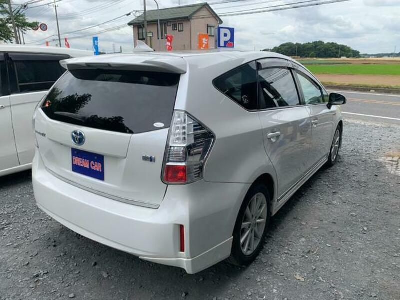 PRIUS ALPHA