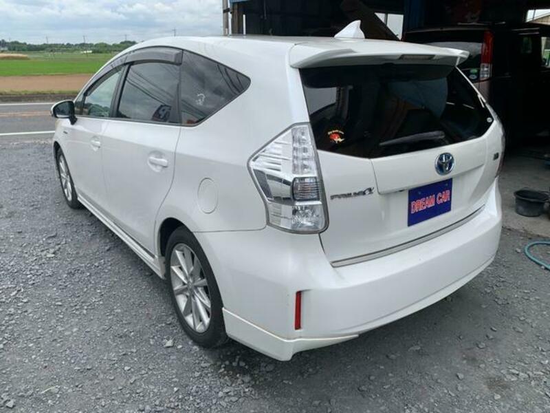PRIUS ALPHA