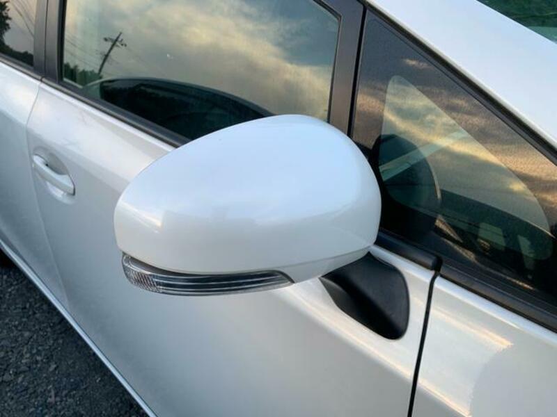 PRIUS ALPHA