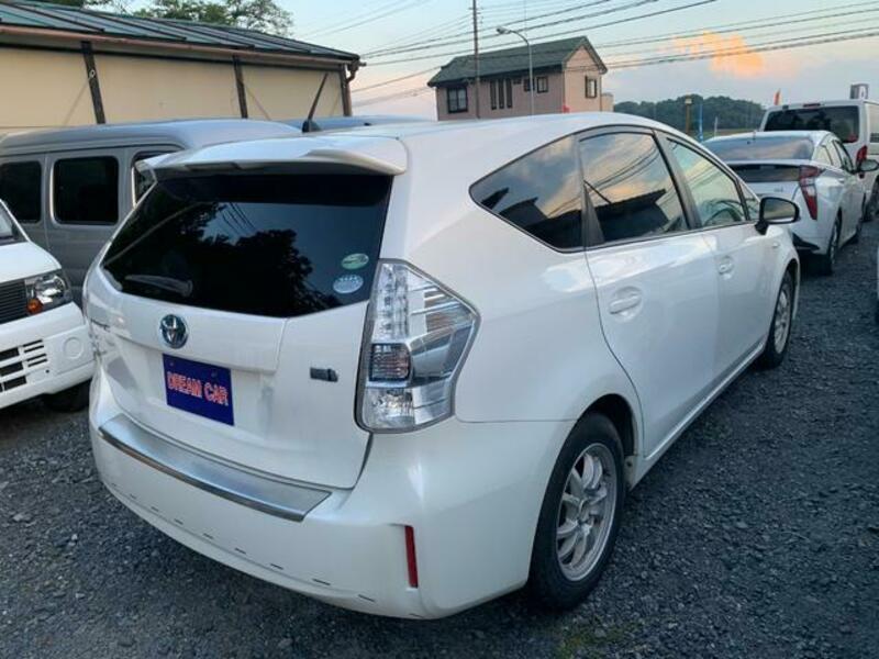 PRIUS ALPHA