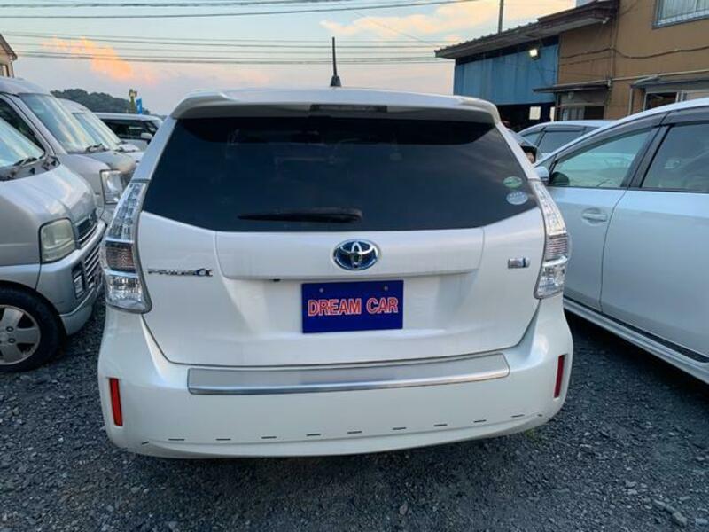PRIUS ALPHA