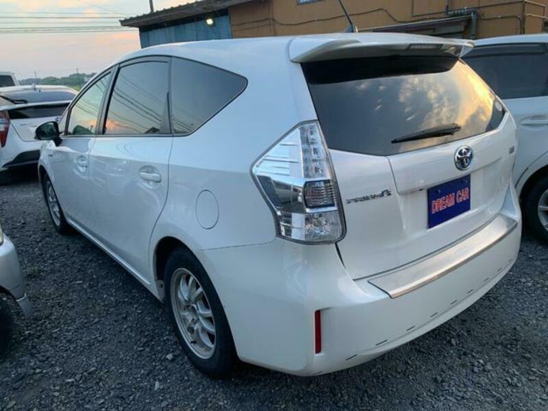 PRIUS ALPHA
