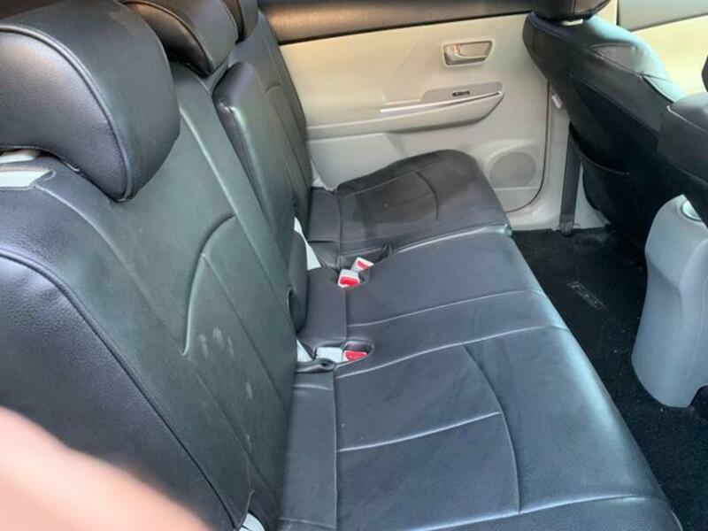 PRIUS ALPHA