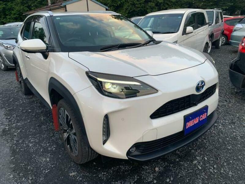 YARIS CROSS