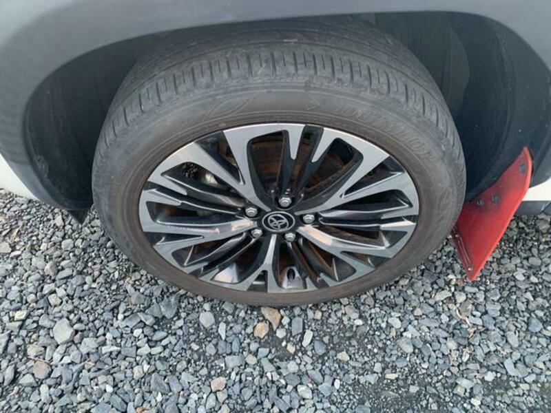 YARIS CROSS