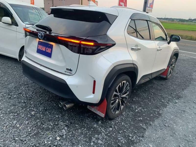 YARIS CROSS