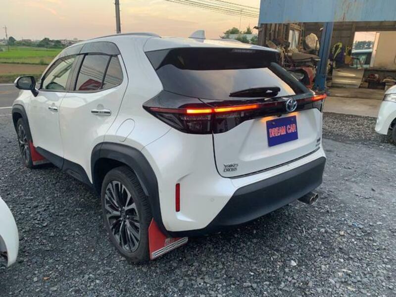 YARIS CROSS