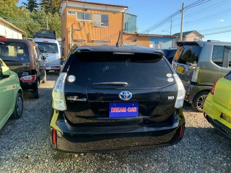 PRIUS ALPHA