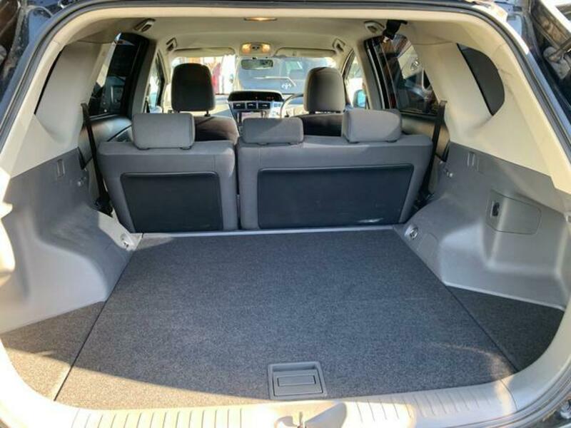 PRIUS ALPHA