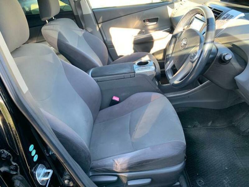 PRIUS ALPHA