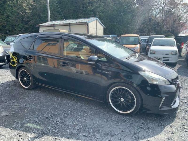PRIUS ALPHA