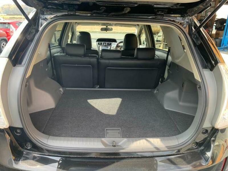 PRIUS ALPHA