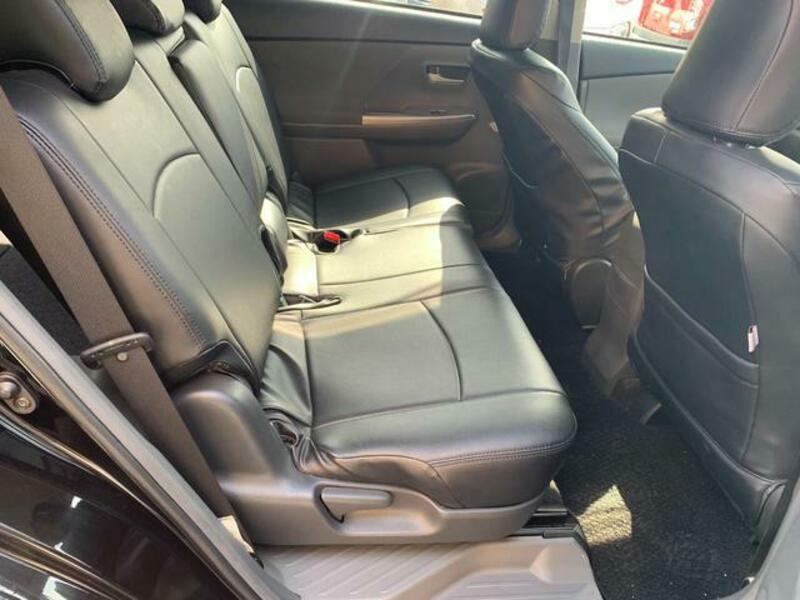 PRIUS ALPHA