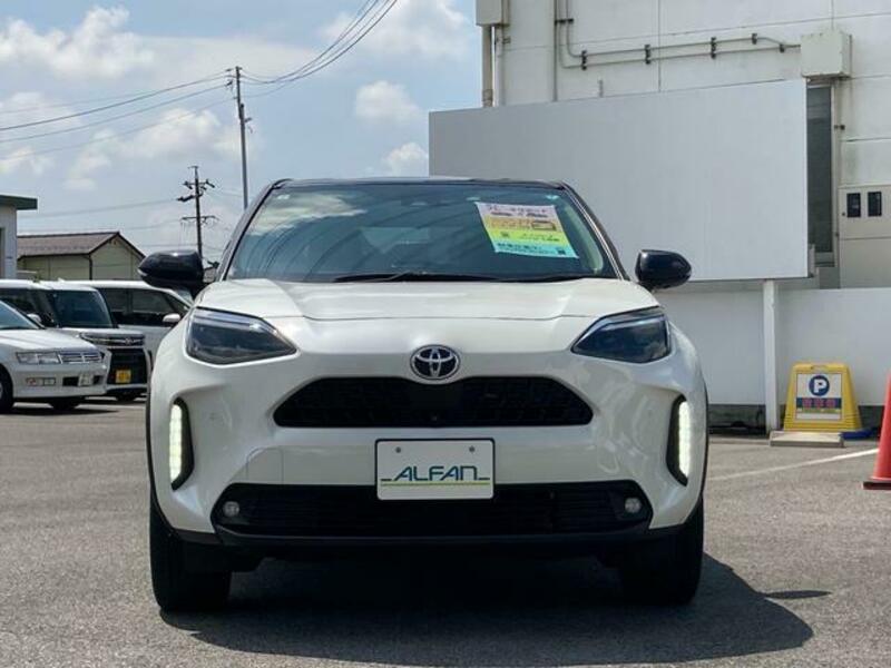 YARIS CROSS