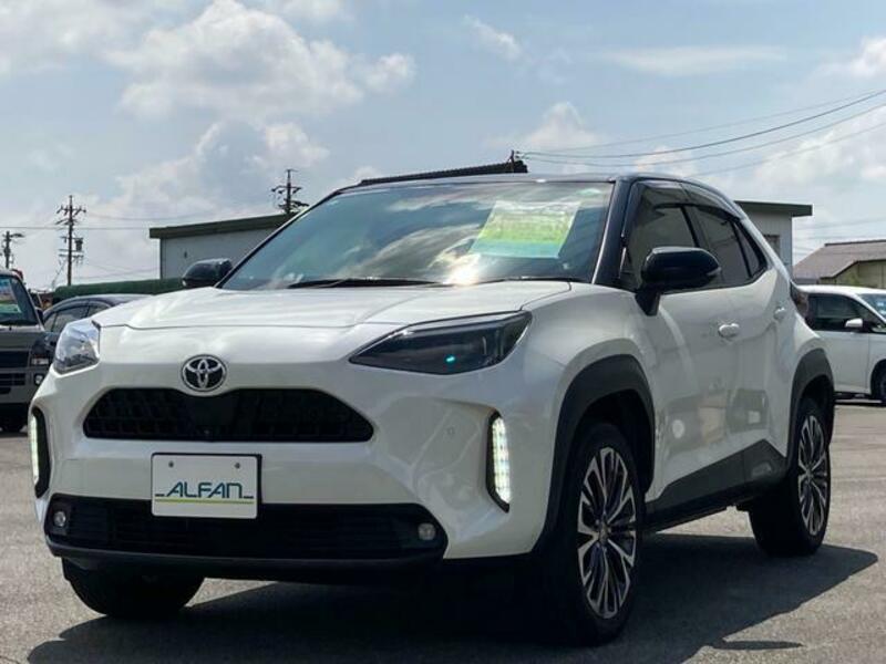 YARIS CROSS