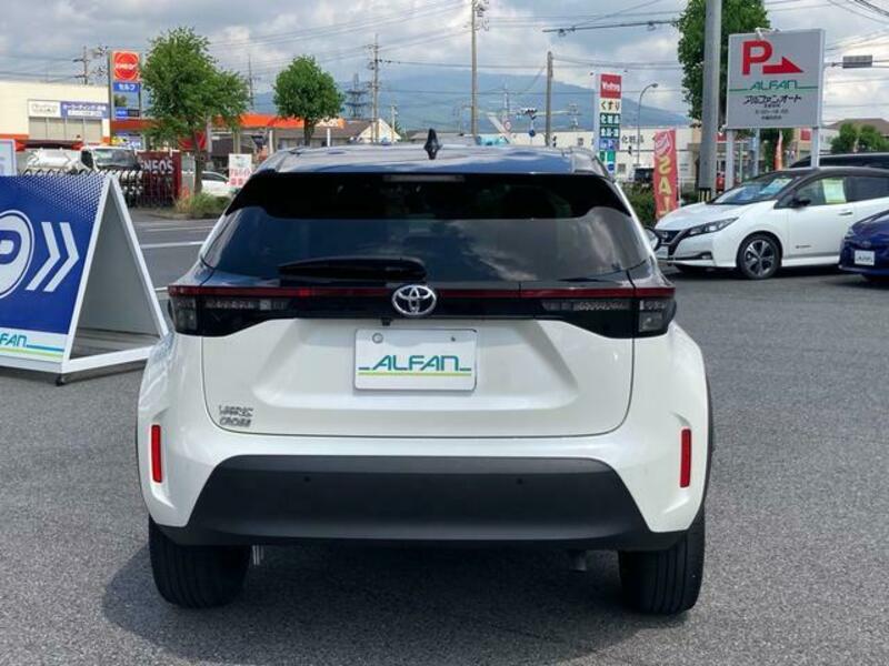 YARIS CROSS