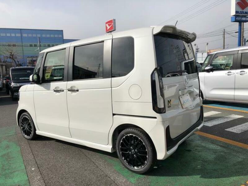 N BOX CUSTOM