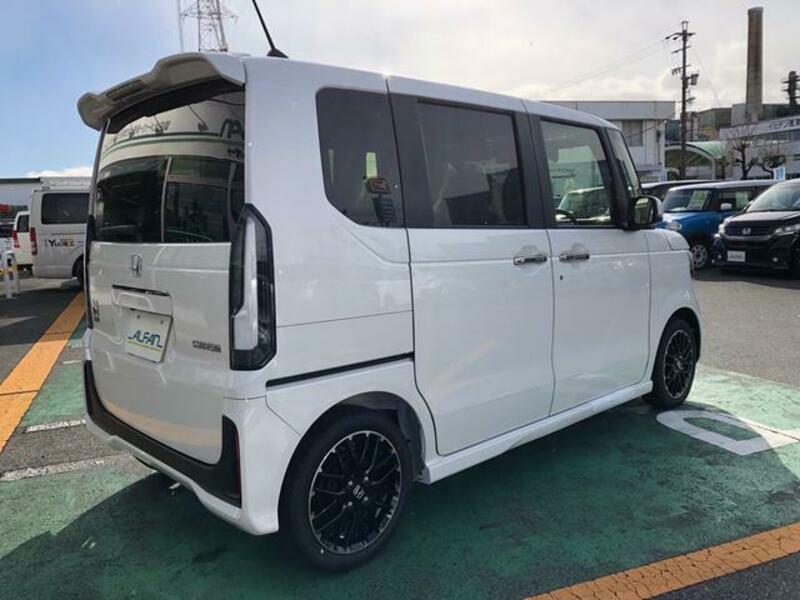 N BOX CUSTOM