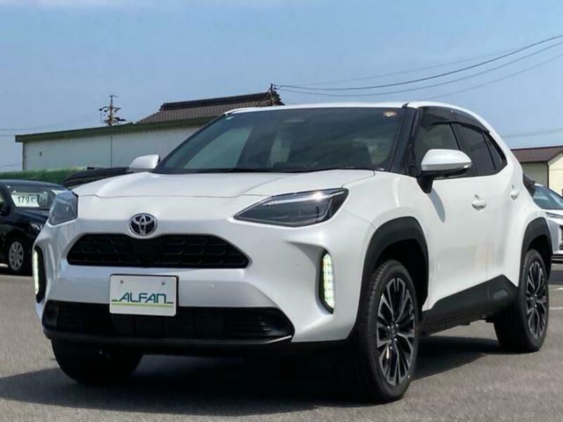 YARIS CROSS